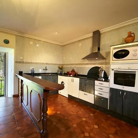 La Cochera De Somao, Casona De Tipologia Indiana * Somado