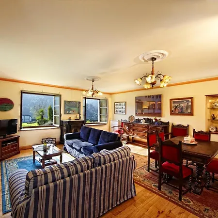 Willa La Cochera De Somao, Casona De Tipologia Indiana Somado