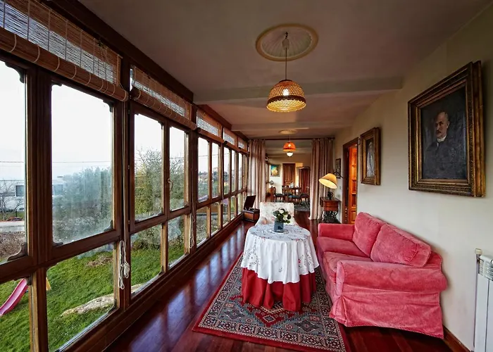 Villa La Cochera De Somao, Casona De Tipología Indiana *