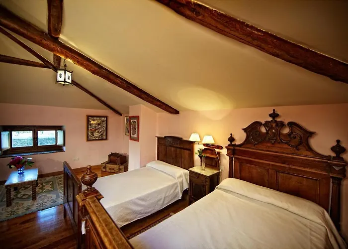 La Cochera De Somao, Casona De Tipología Indiana *