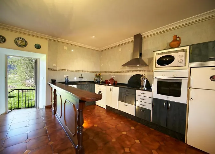 La Cochera De Somao, Casona De Tipología Indiana * Somado