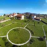 Villa La Cochera De Somao, Casona De Tipologia Indiana *