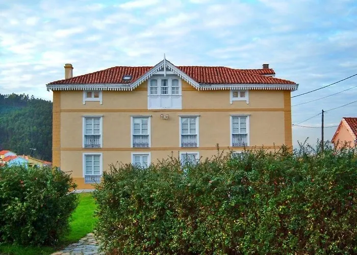La Cochera De Somao, Casona De Tipologia Indiana *